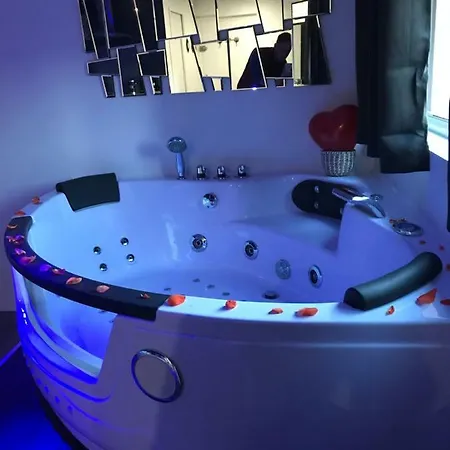 Sweet Romantique By Locationslepuyenvelay *